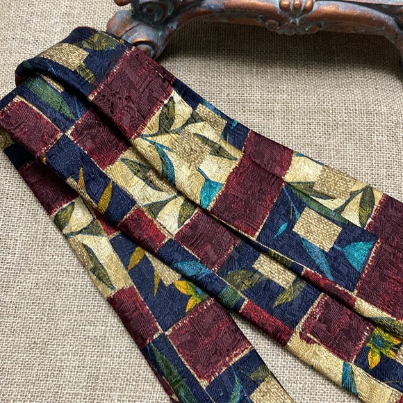 Aquascutum of London 100%silk vintage tie - Picture 8 of 10